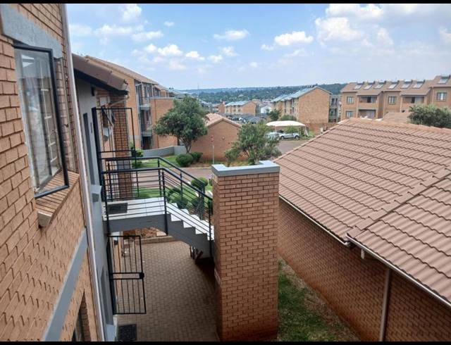 2 BEDROOM APARTMENT FOR SALE IN NOORDWYK